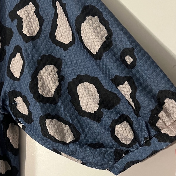 Umgee 1x Blue and Black Animal Print Long Sleeve Babydoll Dress NWT - Picture 4 of 5